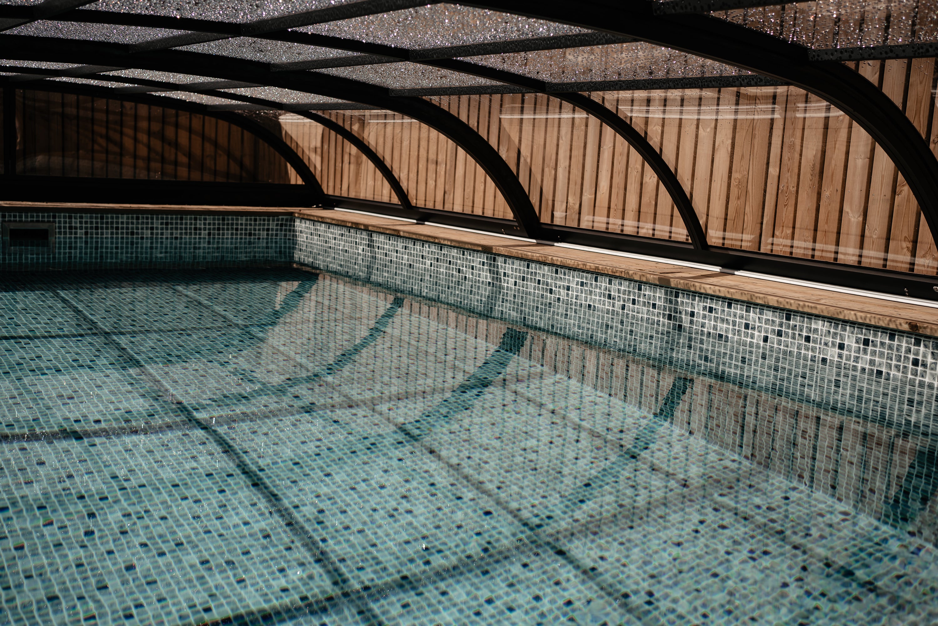 Pooltak Nova Comfort Standard  4,5x10,5  Box Med Sarg